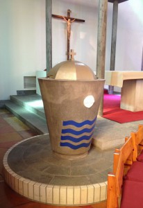 洗礼の壷 (baptismal font)